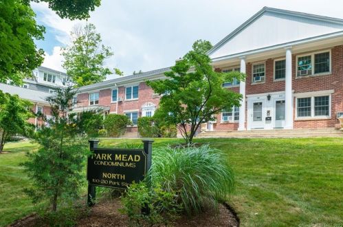 192 Park St, New Canaan, CT 06840-5750