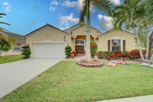 9145 Cove Point Cir, Boynton Beach, FL 33472-2763