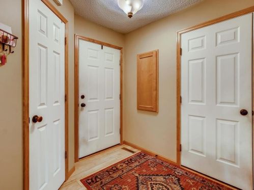 1806 13th St, Hastings, MN 55033-8581