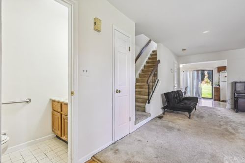 154 Locust Ct, Flemington NJ  08822-2001 exterior