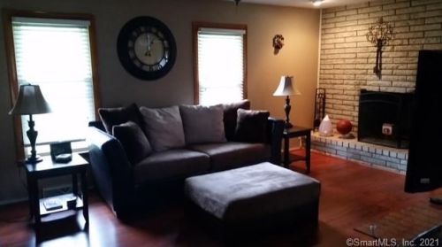 55 Pine River Rd, North Haven CT  06473-3312 exterior