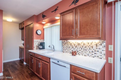 10214 Forrester Dr, Sun City, AZ 85351-2317