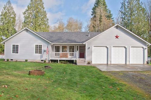 5811 Offut Lake Rd, Tenino, WA 98589-9683