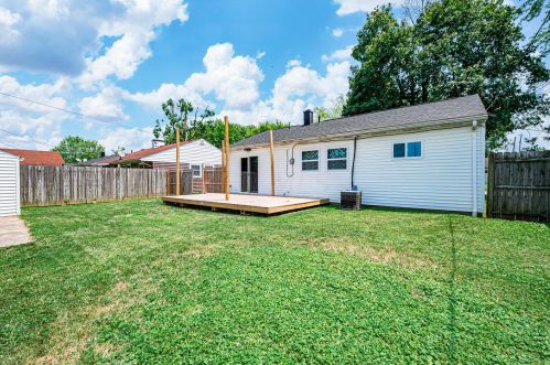 430 Madison Dr, West Jefferson OH  43162-1304 exterior