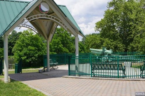 94 Maitland Pl, Outwater NJ  07026-1230 exterior