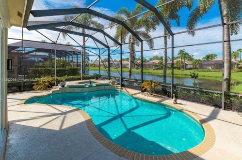 8801 One Putt Pl, Fort Pierce FL  34986-3068 exterior