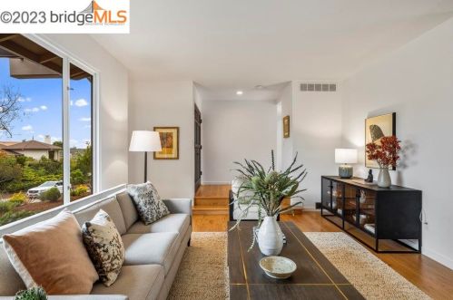 12160 Blythen Way, Oakland, CA 94619-2408