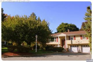 217 Everdell Ave, Hillsdale, NJ 07642-1921
