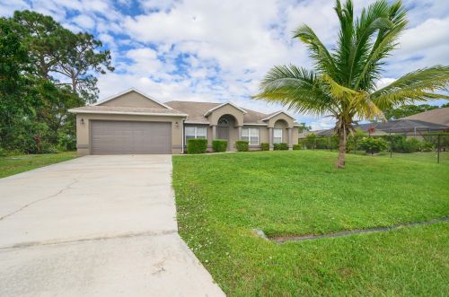 1215 Amboy Ave, Fort Pierce, FL 34953-5300