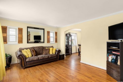 80-06 209th St, Jamaica, NY 11427-1009