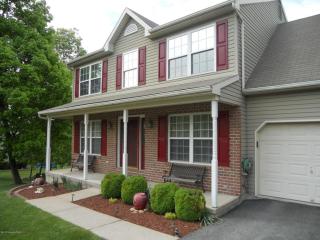 1009 Primrose Ave, Stroudsburg, PA 18360-9059