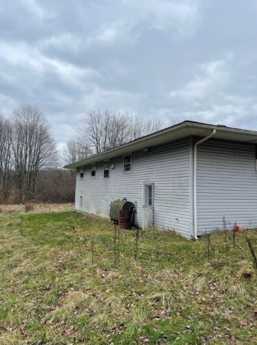 125 Fenster Ln, Prospect, PA 16052-3006
