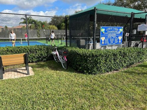 12511 Imperial Isle Dr, Boynton Beach FL  33437-7219 exterior