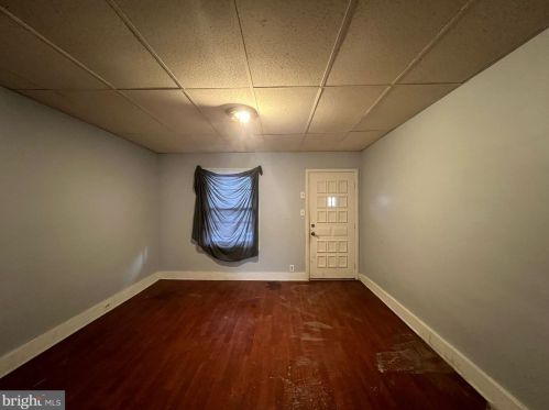 6532 Marsden St, Philadelphia, PA 19135-2709
