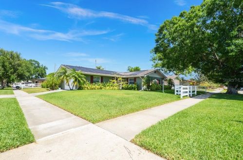 4749 Wind St, Orlando, FL 32812-2729