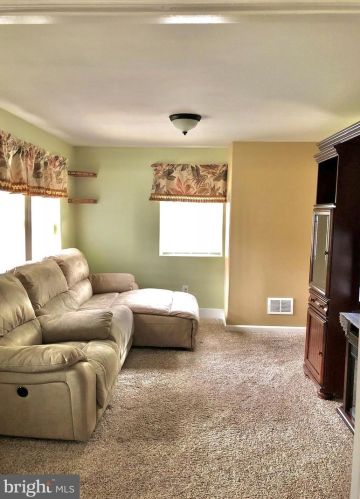 253 Jackson Rd, Berlin Boro NJ  08009-2618 exterior