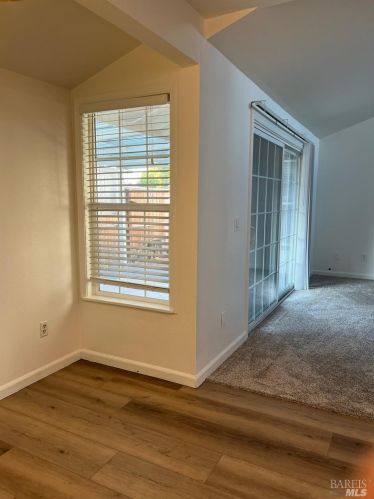 1023 Damon Ct, Santa Rosa, CA 95401-8726