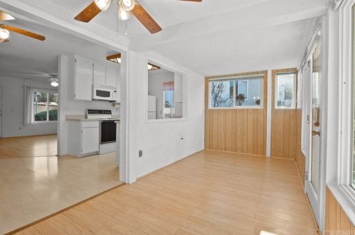 19712 Avenue Of The Oaks, Santa Clarita CA  91321-1311 exterior