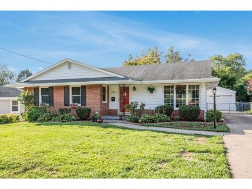 7210 Maple Dr, Des Moines, IA 50322-3160