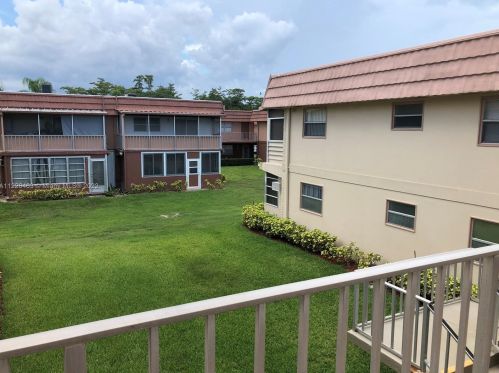 471 Saxony J, Delray Beach FL  33446-1016 exterior