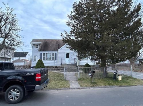 145 Columbus Ave, Stratford, CT 06615-7211