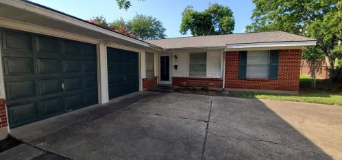 616 Cambridge Dr, Richardson TX  75080-3323 exterior