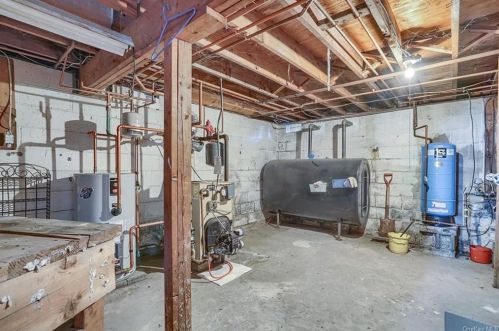 3 Alvin Ct, Poughkeepsie NY  12603-6126 exterior