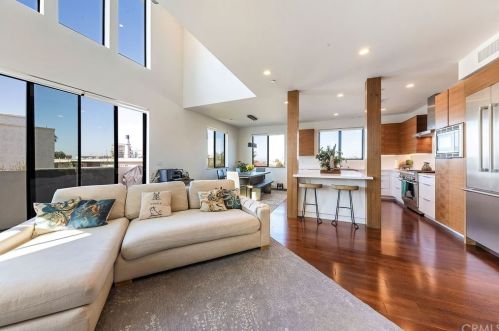 521 Gertruda Ave, Redondo Beach, CA 90277-2129