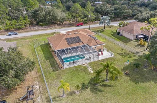 819 Hibiscus Ave, Lehigh Acres FL 33972-8017 exterior