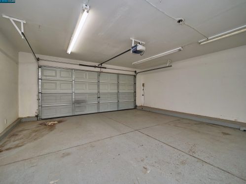 1062 Schadeck St, Manteca CA  95336-5956 exterior