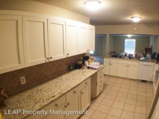 750 Teal Dr, Grand Prairie TX  75052-5865 exterior
