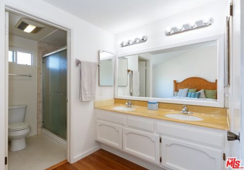 1915 Mathews Ave, Redondo Beach, CA 90278-2980