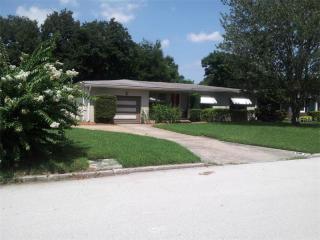 1302 Canberra Ave, Orlando, FL 32806-1739
