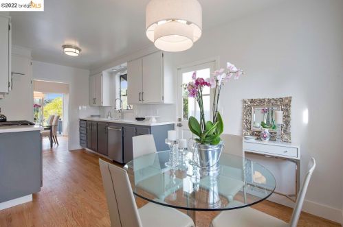 855 Glendome Cir, Oakland CA 94602-1413 exterior