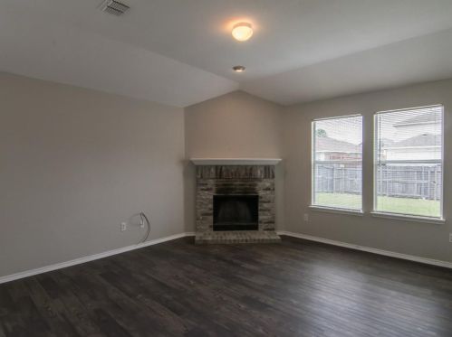 1872 Eagle River Trl, Lancaster, TX 75146-4923