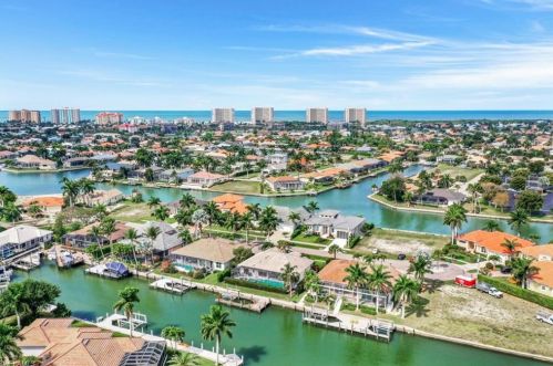 479 Joy Cir, Marco Island, FL 34145-2730