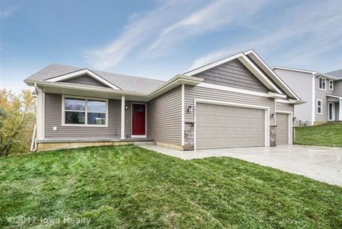 1611 Iowa Ave, Indianola, IA 50125-1667