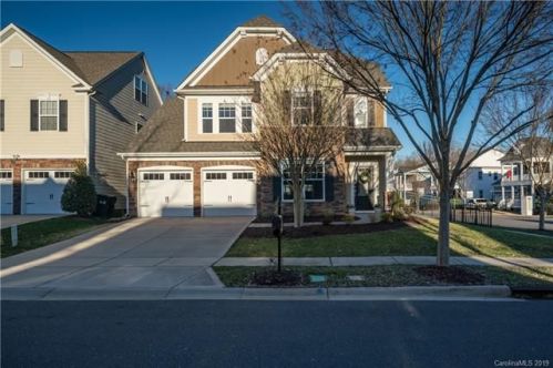 10225 Elizabeth Crest Ln, Charlotte, NC 28277-3832