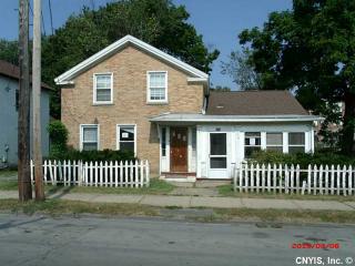 804 Utica St, Oriskany, NY 13424-5409