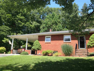 9 Bell Dr, Highland, NY 12528-1607