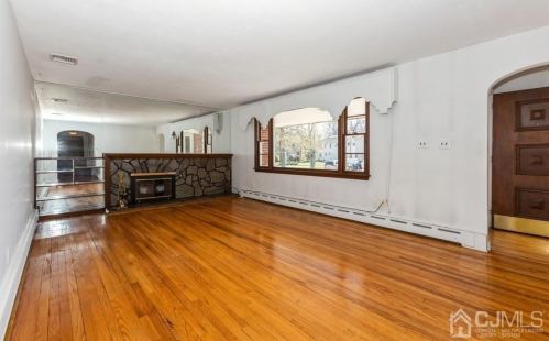 22 Universal Ave, South Plainfield NJ  07080-4812 exterior