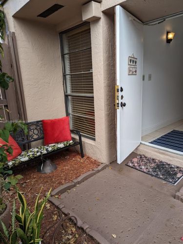 12262 13th Ct, Hollywood FL  33026-3835 exterior