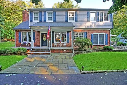 32 Old Stirling Rd, Warren, NJ 07059-5810