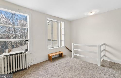 210 Carpenter St, Philadelphia PA 19146-2516 exterior