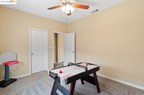 42 Vitruvius Ct, Oakley CA  94561-1778 exterior
