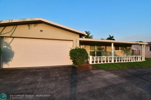 2131 52nd Ave, Hollywood FL  33021-3308 exterior