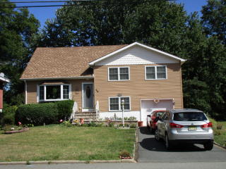 26 Riverside Dr, Parsippany NJ  07834-2133 exterior