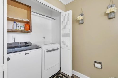 229 Sandpiper Ct, Yorktown Hgts NY  10598-1968 exterior