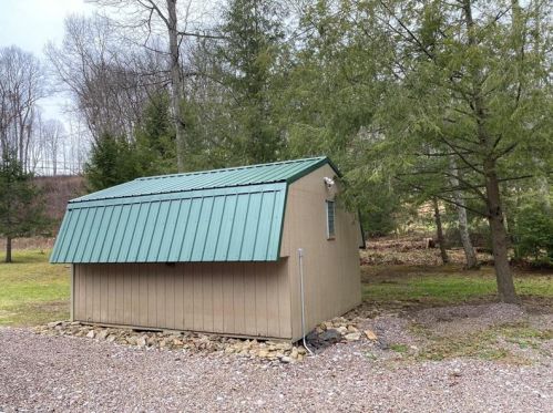 619 Flanigan Rd, Listonburg PA  15424-2029 exterior