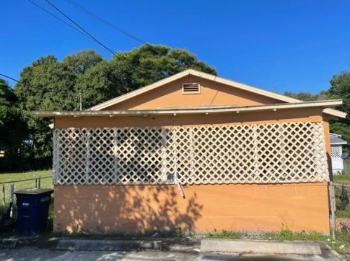 513 17th St, Fort Pierce, FL 34950-7983